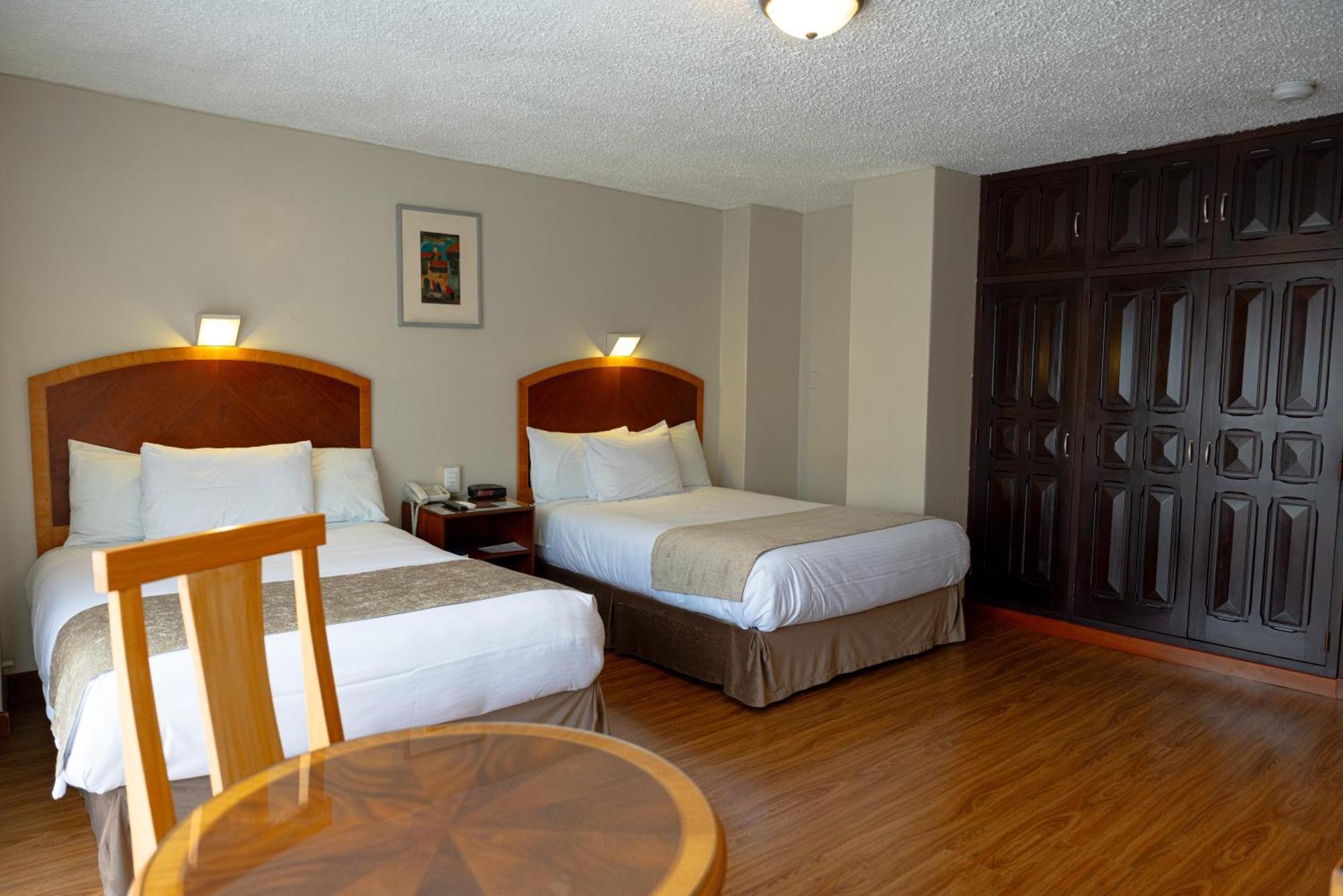 Hotel Santa Monica Cuenca Kültér fotó