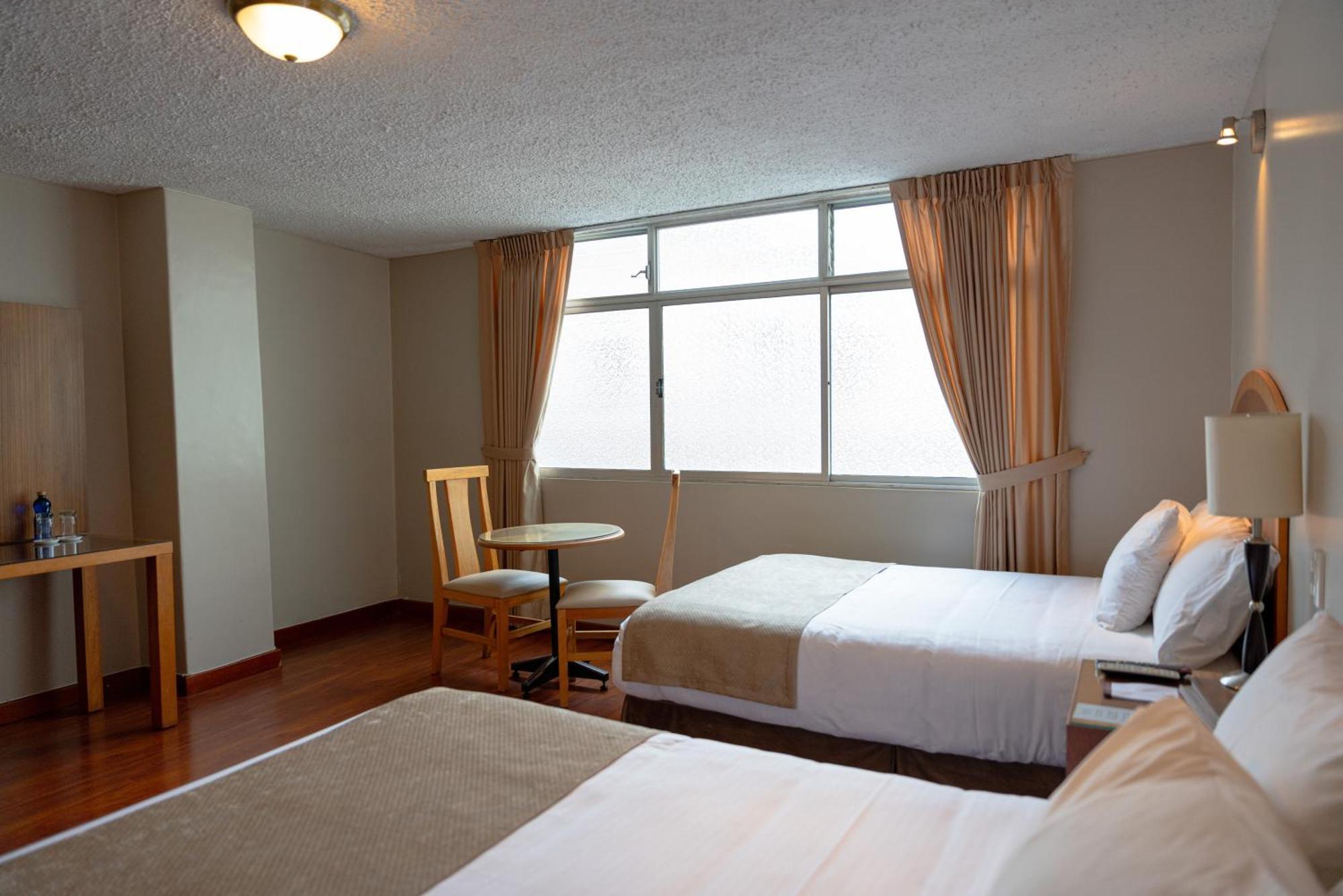 Hotel Santa Monica Cuenca Kültér fotó