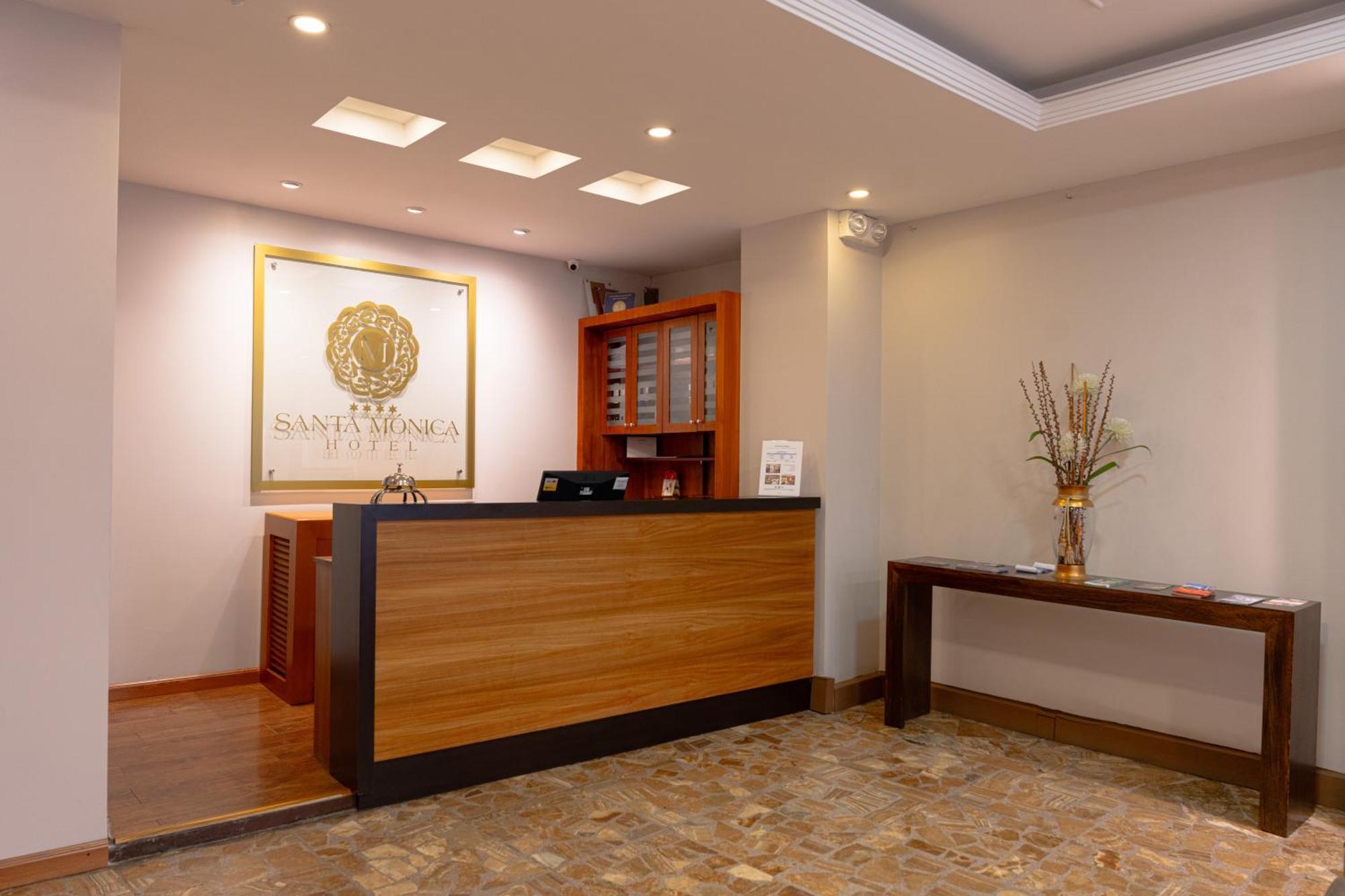 Hotel Santa Monica Cuenca Kültér fotó