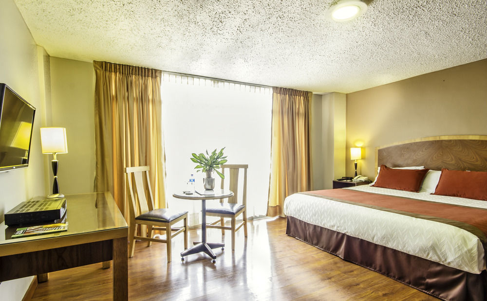 Hotel Santa Monica Cuenca Kültér fotó