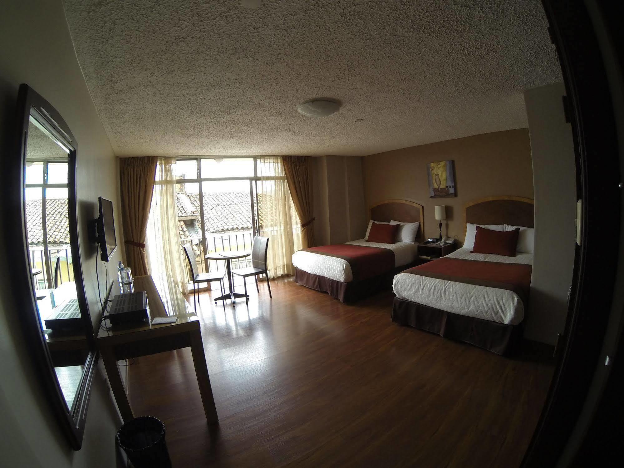 Hotel Santa Monica Cuenca Kültér fotó