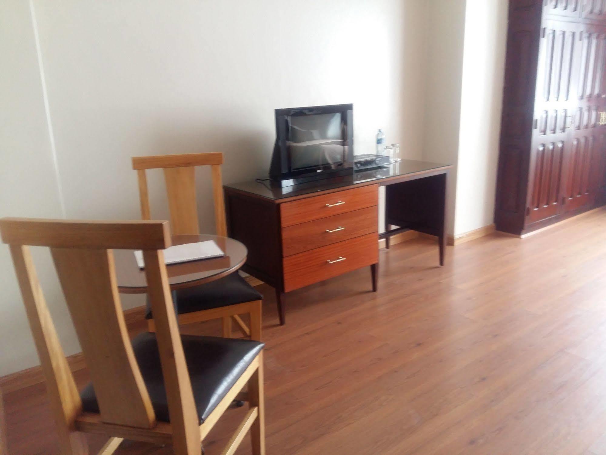 Hotel Santa Monica Cuenca Kültér fotó